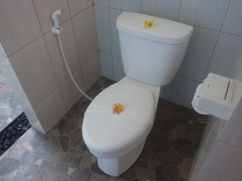 Tambun Sari Beach Homestay Амед Экстерьер фото